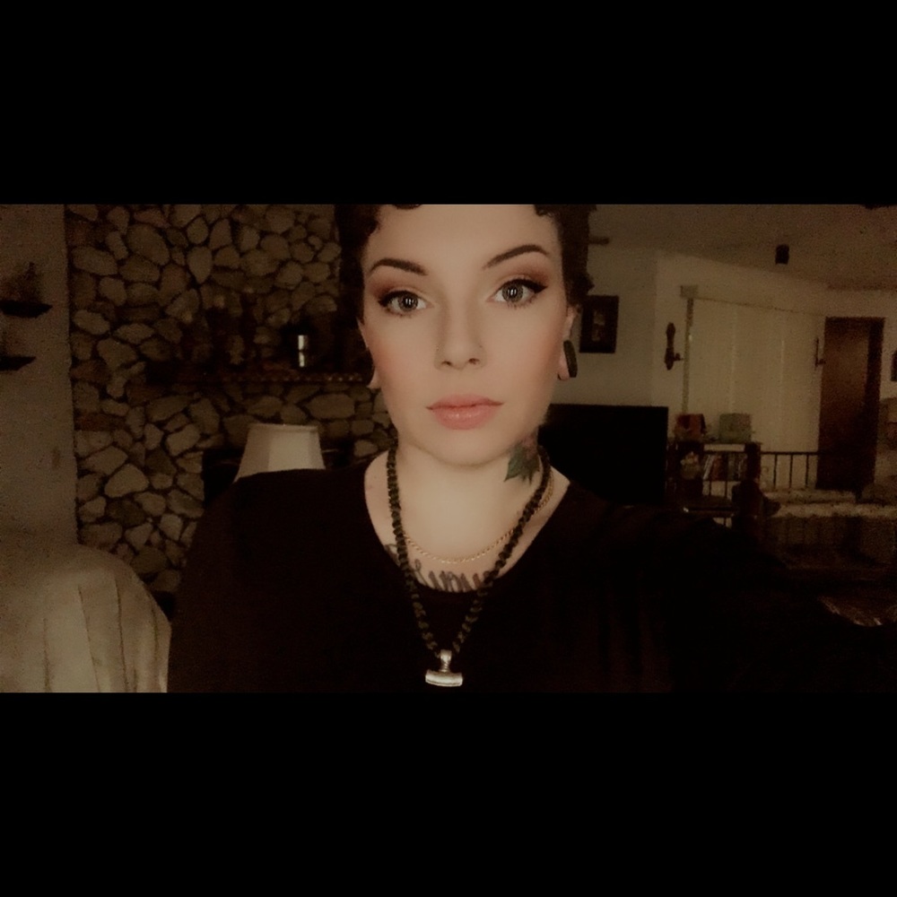 Meet your Posher, Whitney